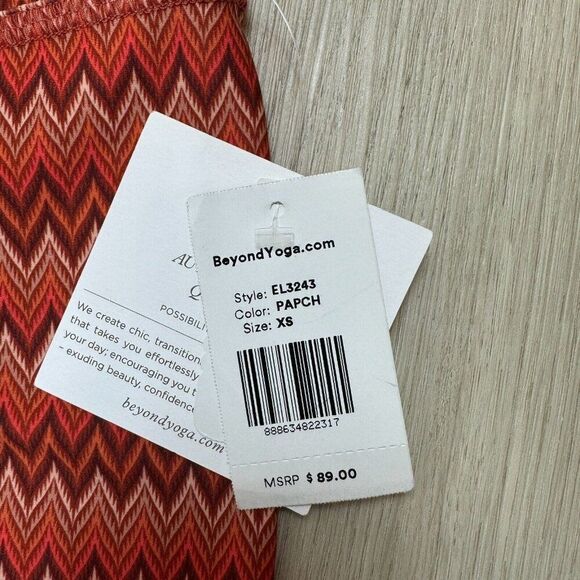 Beyond Yoga High Wasted Midi Legging Size XS Orange Striped Chevron EL3243 - Picture 4 of 4